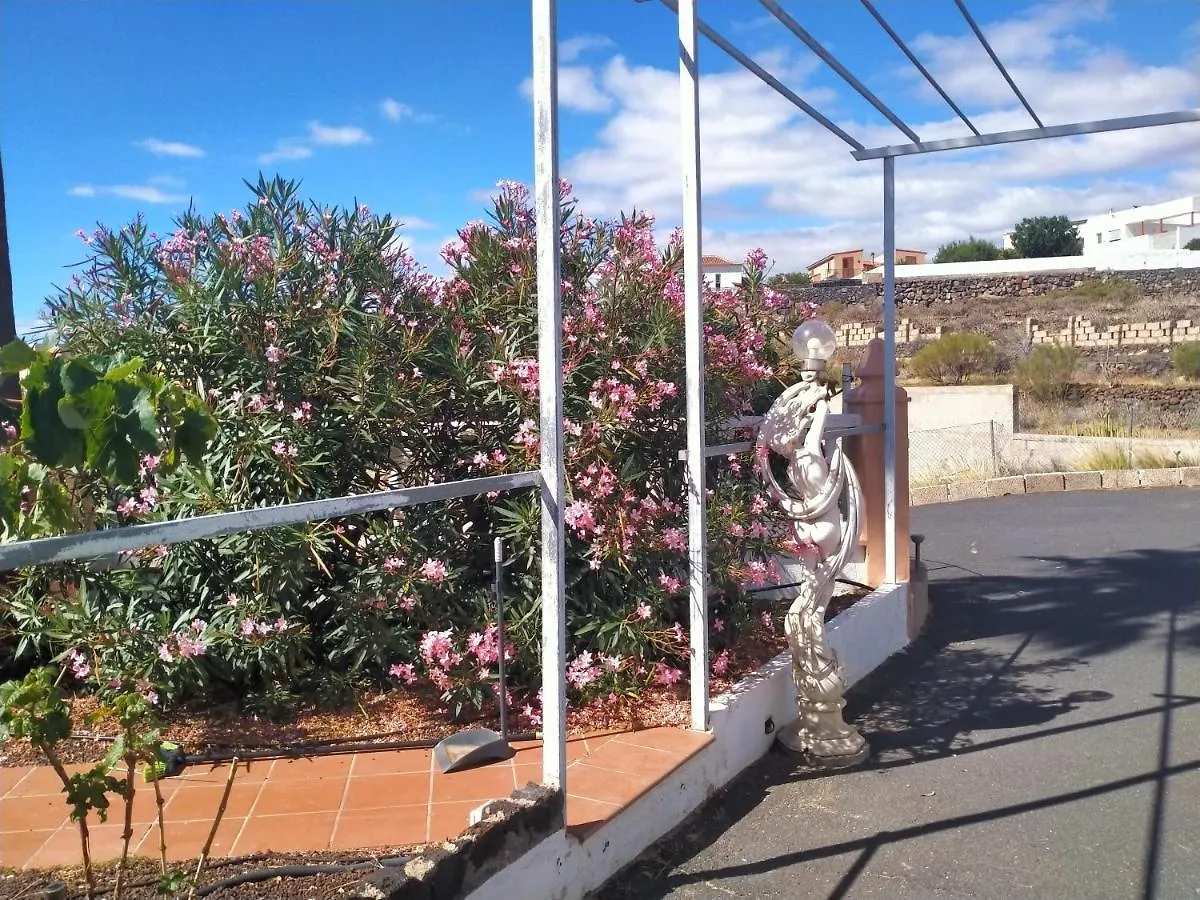 Finca Oasis Mango,Holiday Home, Vivienda Vacacional, Candelaria Comunal Pool, Sea View From Private Terraces,3 Mins To Town By Car, Wifi, Netflix